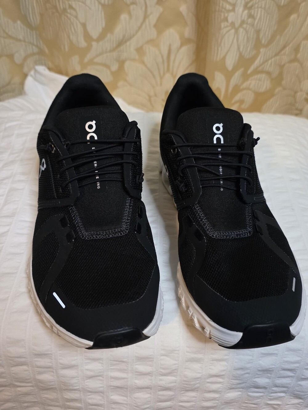 On Running Women's Sneakers Sz 9.5 W